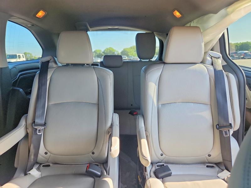 59277546 :رقم المزاد ، 5FNRL6H79JB003792 vin ، 2018 Honda Odyssey مزاد بيع
