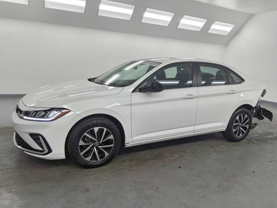 60001826 :رقم المزاد ، 3VW5X7BU0SM046399 vin ، 2025 Volkswagen Jetta مزاد بيع
