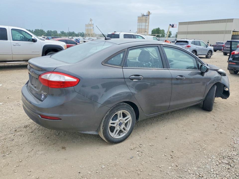 62267156 :رقم المزاد ، 3FADP4BJ2HM102411 vin ، 2017 Ford Fiesta مزاد بيع