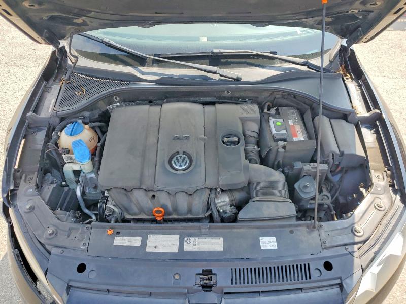60694946 :رقم المزاد ، 1VWBP7A36DC006408 vin ، 2013 Volkswagen Passat مزاد بيع