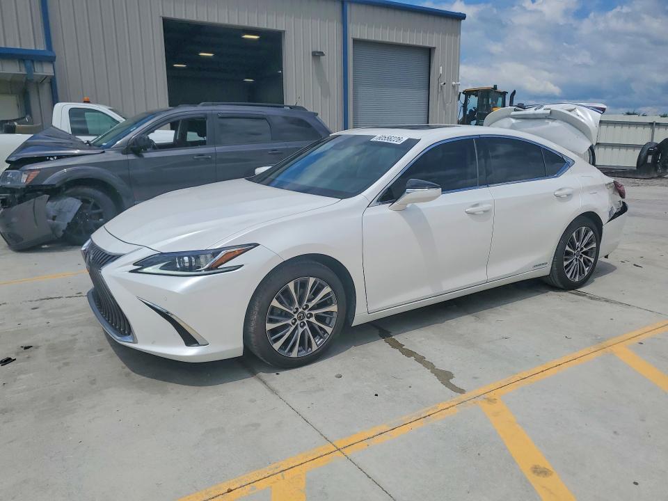 60556226 :رقم المزاد ، 58AD21B18LU006590 vin ، 2020 Lexus Es مزاد بيع