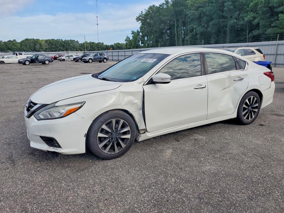 60862576 :رقم المزاد ، 1N4AL3AP7JC186795 vin ، 2018 Nissan Altima مزاد بيع