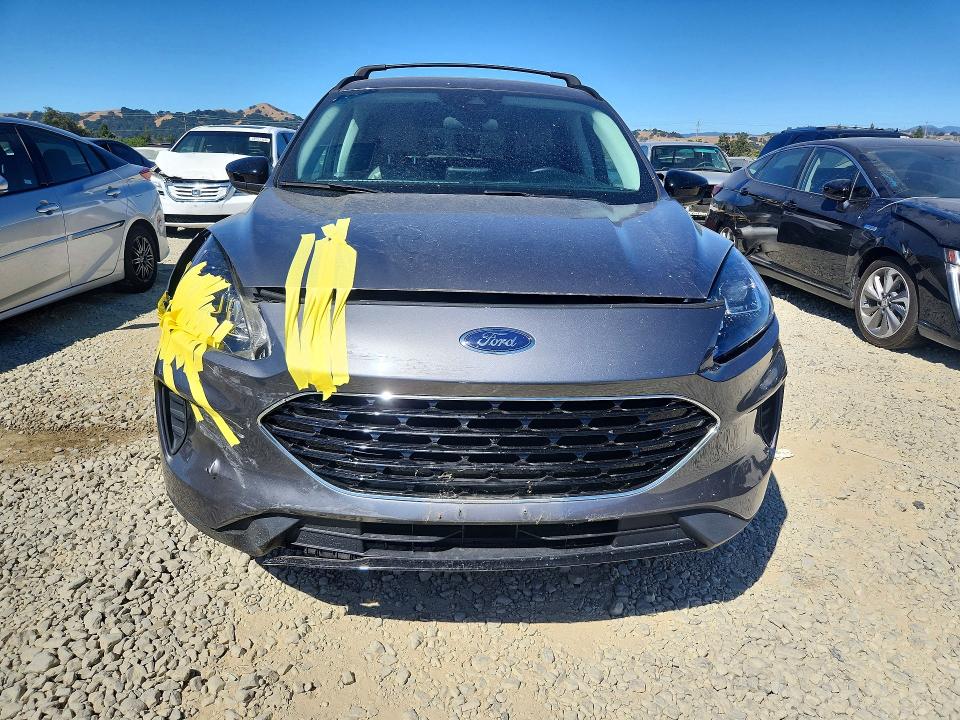60086576 :رقم المزاد ، 1FMCU9BZXMUA26150 vin ، 2021 Ford Escape مزاد بيع