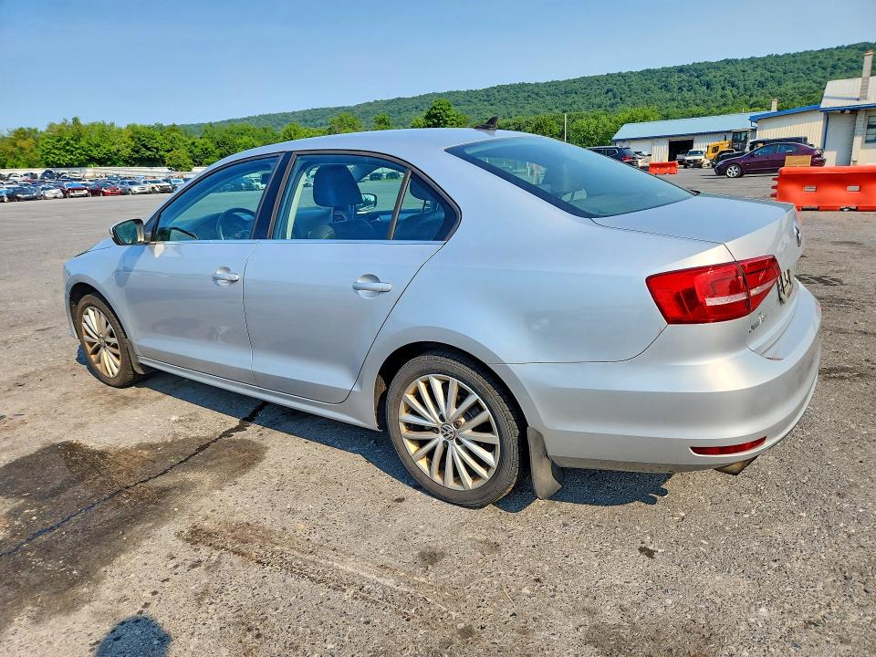 60989496 :رقم المزاد ، 3VWD17AJ1FM296454 vin ، 2015 Volkswagen Jetta مزاد بيع