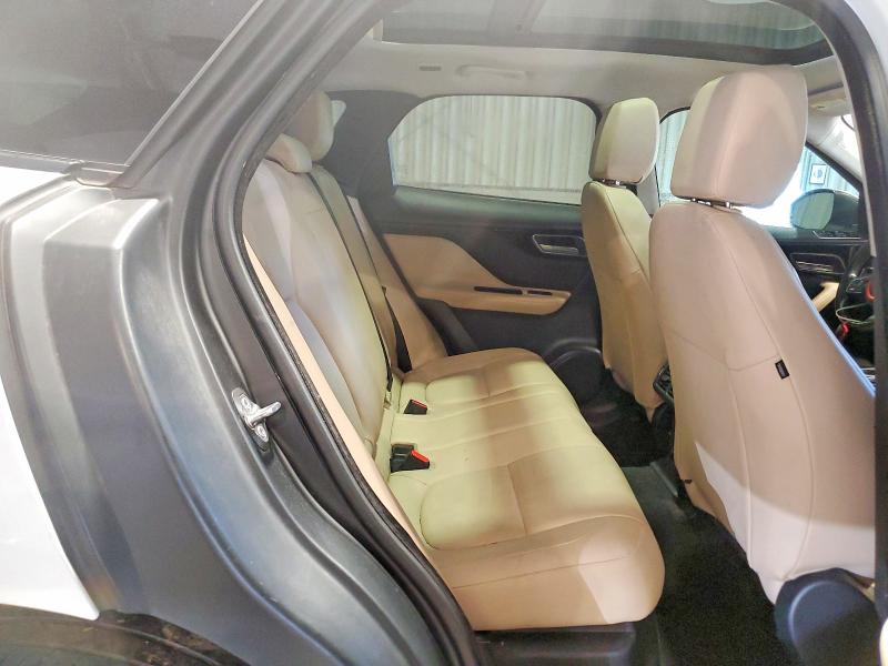 Продажа на аукционе авто 2017 Jaguar F-pace, vin: SADCJ2BV8HA884228, номер лота: 61043136