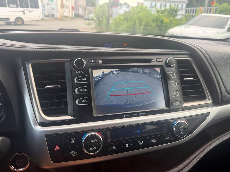 Auction sale of the 2017 Toyota Highlander, vin: 5TDJZRFH6HS371118, lot number: 63611696