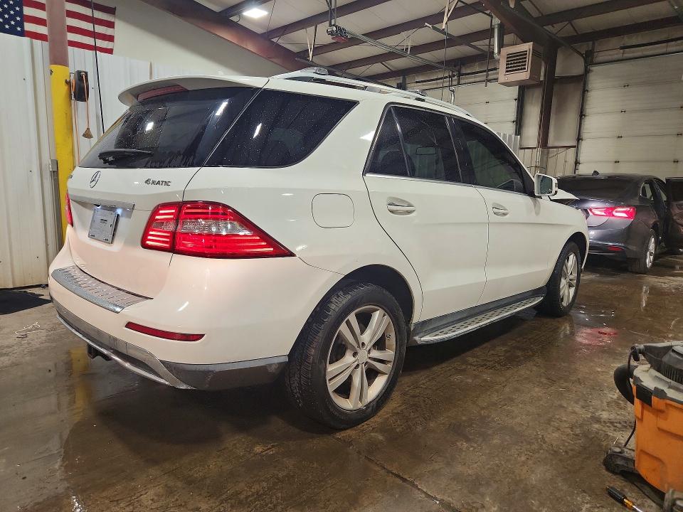 61967166 :رقم المزاد ، 4JGDA5HB1FA565387 vin ، 2015 Mercedes-benz Ml مزاد بيع