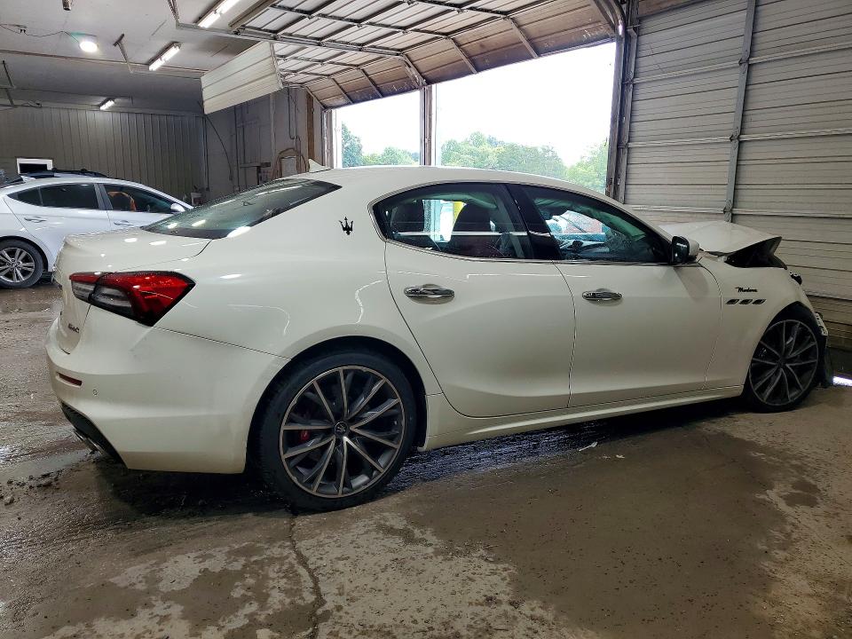 2022 Maserati Ghibli მანქანა იყიდება აუქციონზე, vin: ZAM57YTM9NX399774, აუქციონის ნომერი: 62676416