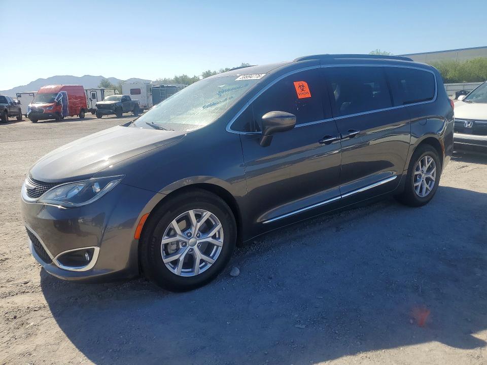 59994776 :رقم المزاد ، 2C4RC1BG1HR823214 vin ، 2017 Chrysler Pacifica مزاد بيع