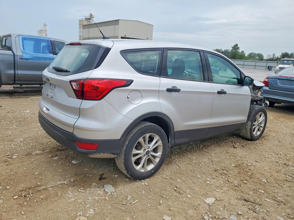 62563706 :رقم المزاد ، 1FMCU0F73KUA62943 vin ، 2019 Ford Escape مزاد بيع