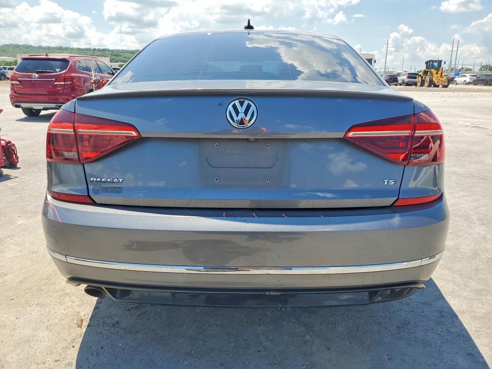 60832336 :رقم المزاد ، 1VWAA7A36JC012217 vin ، 2018 Volkswagen Passat مزاد بيع