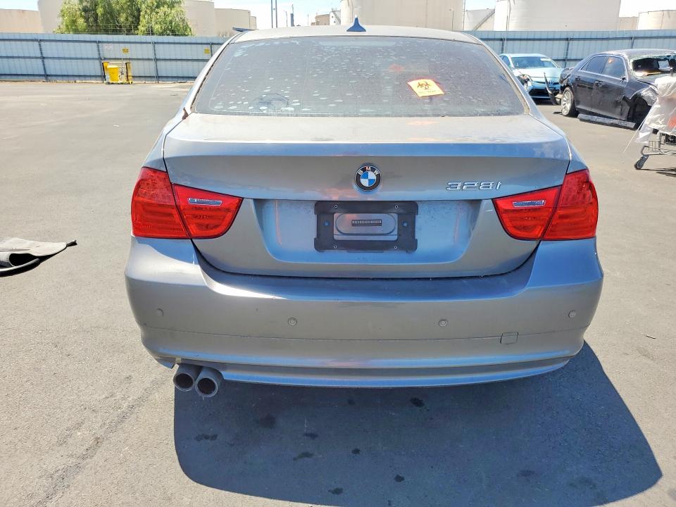 2010 Bmw 328 მანქანა იყიდება აუქციონზე, vin: WBAPH5G51ANM70786, აუქციონის ნომერი: 61044836