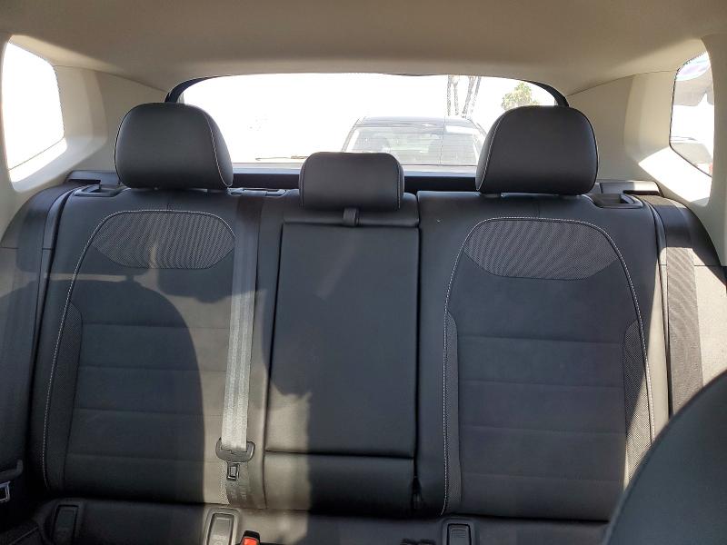 61902626 :رقم المزاد ، 3VVSX7B2XPM302755 vin ، 2023 Volkswagen Taos مزاد بيع