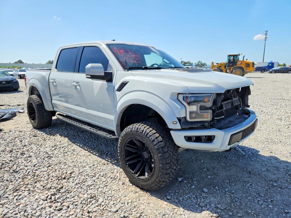 61607506 :رقم المزاد ، 1FTFW1RG9HFC81402 vin ، 2017 Ford F150 مزاد بيع