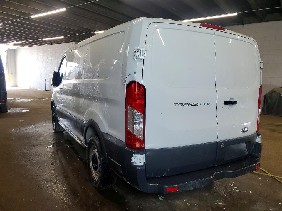 61141206 :رقم المزاد ، 1FTYE1YM2GKA83415 vin ، 2016 Ford Transit مزاد بيع