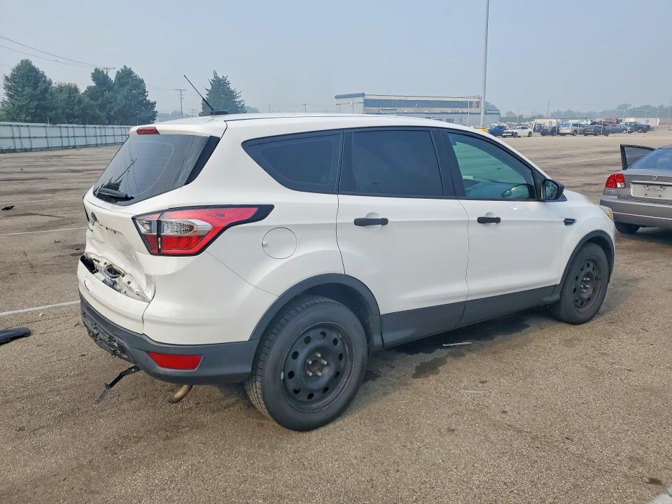 Продажа на аукционе авто 2017 Ford Escape, vin: 1FMCU0F76HUC05778, номер лота: 61191946