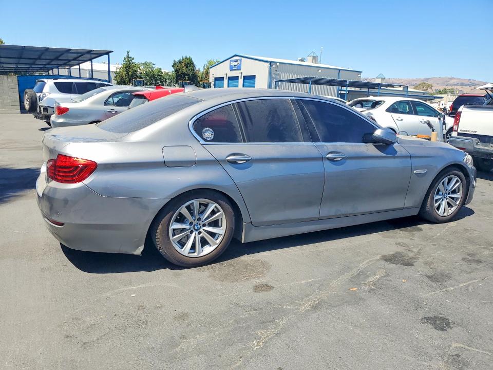 63085466 :رقم المزاد ، WBA5A5C55FD523939 vin ، 2015 Bmw 528 مزاد بيع