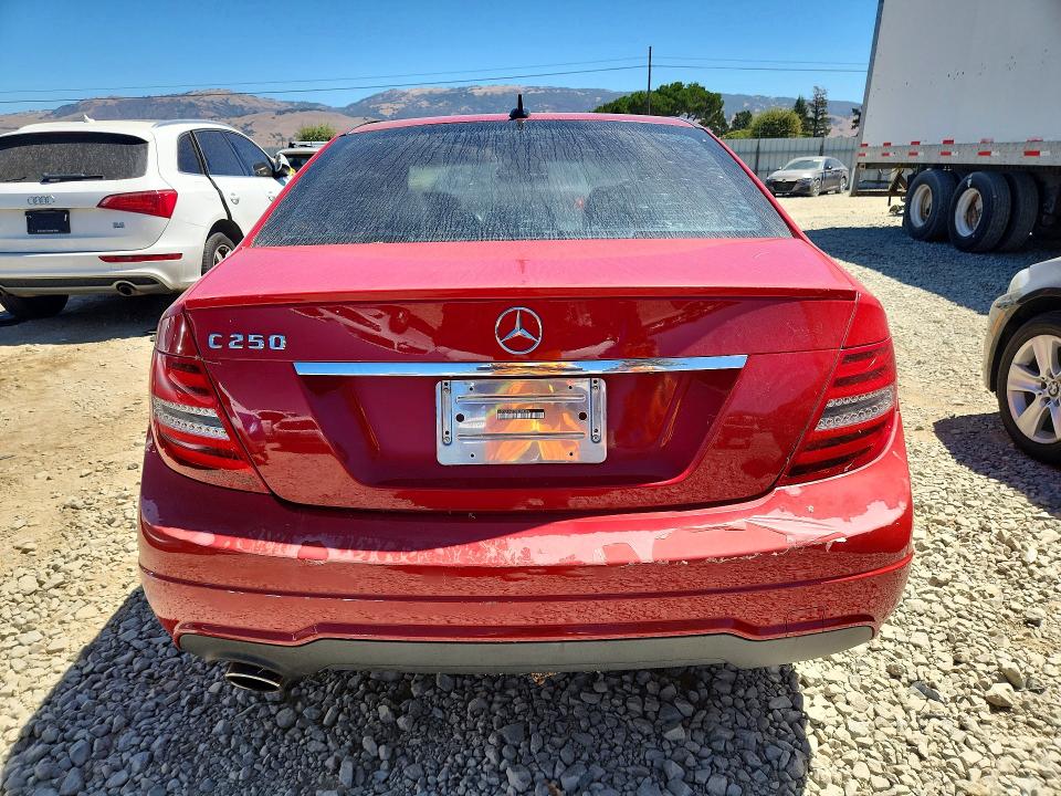 Продажа на аукционе авто 2012 Mercedes-benz C, vin: WDDGF4HB7CR203418, номер лота: 62655696