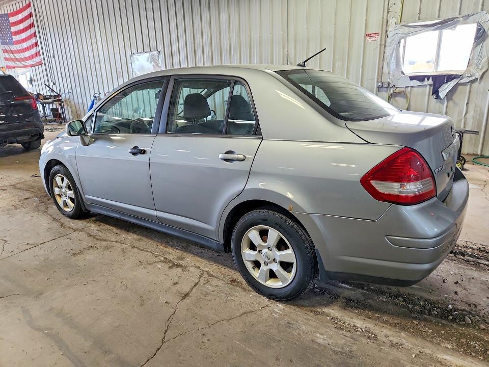 61247176 :رقم المزاد ، 3N1BC11EX8L365741 vin ، 2008 Nissan Versa مزاد بيع