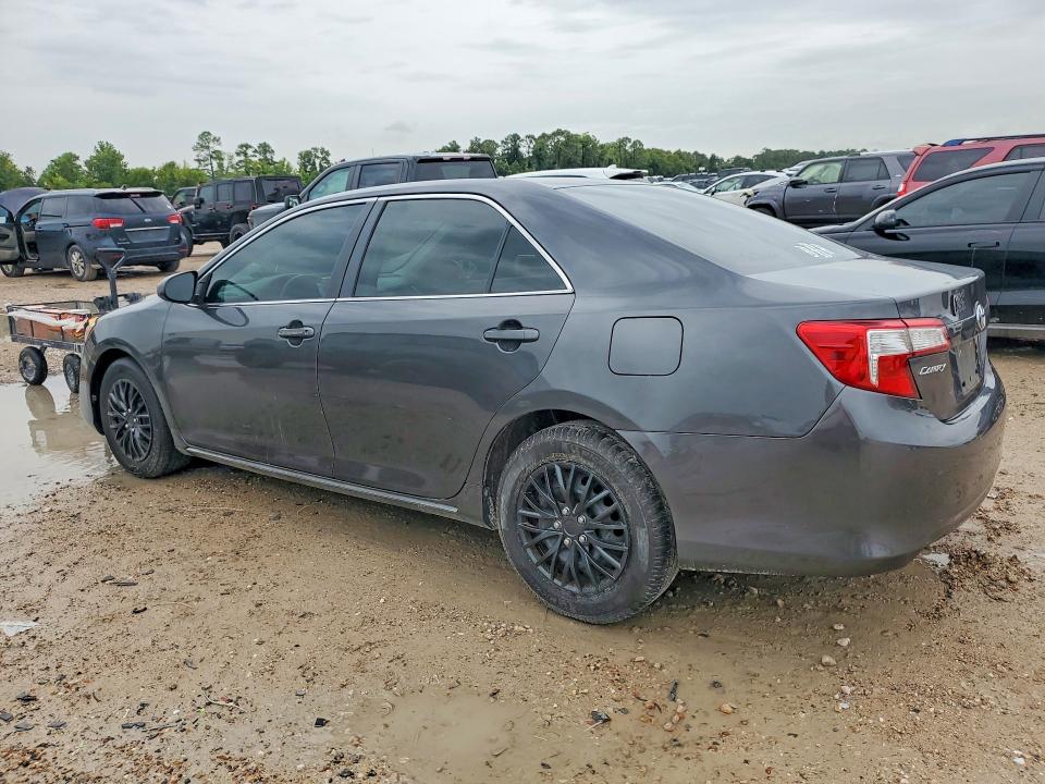 60360546 :رقم المزاد ، 4T4BF1FKXER341204 vin ، 2014 Toyota Camry مزاد بيع