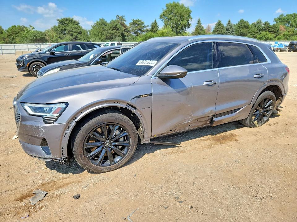 60221906 :رقم المزاد ، WA1AAAGE2MB006024 vin ، 2021 Audi E-tron مزاد بيع