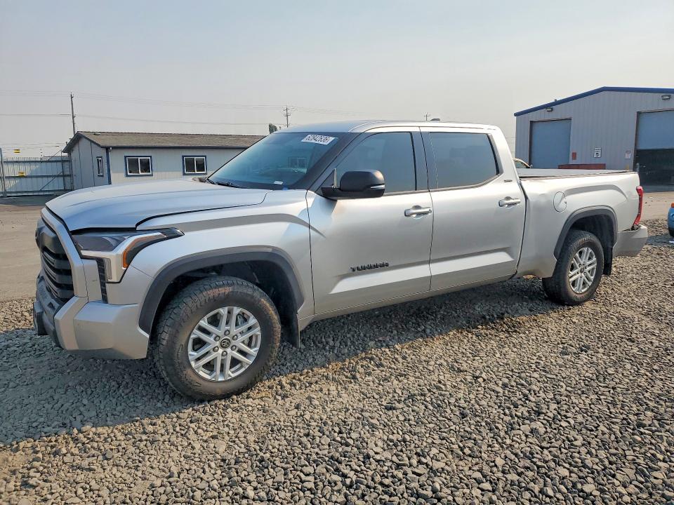 Продажа на аукционе авто 2023 Toyota Tundra, vin: 5TFLA5EC7PX015963, номер лота: 62842636