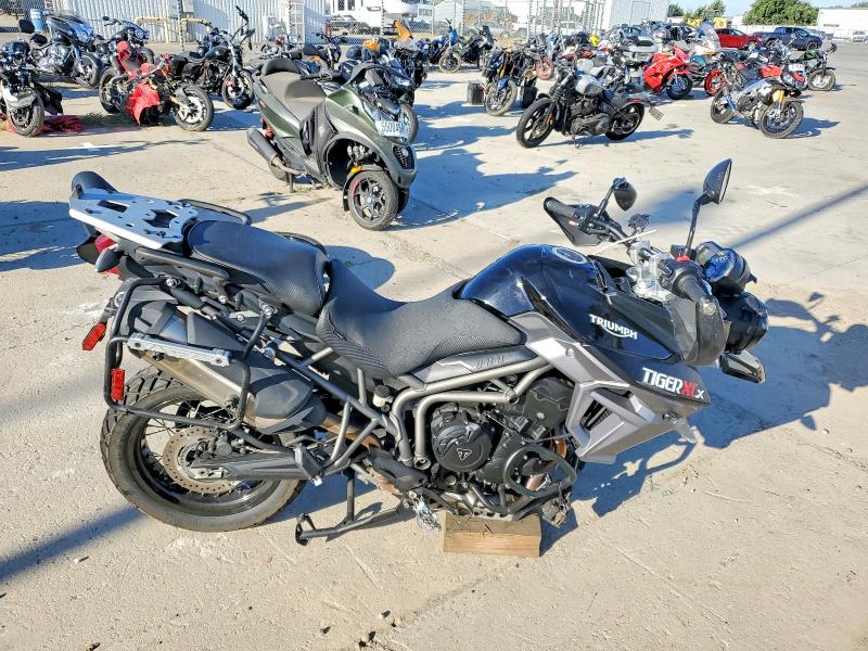 61777116 :رقم المزاد ، SMTE07BF9HT780334 vin ، 2017 Triumph Motorcycle Tiger مزاد بيع