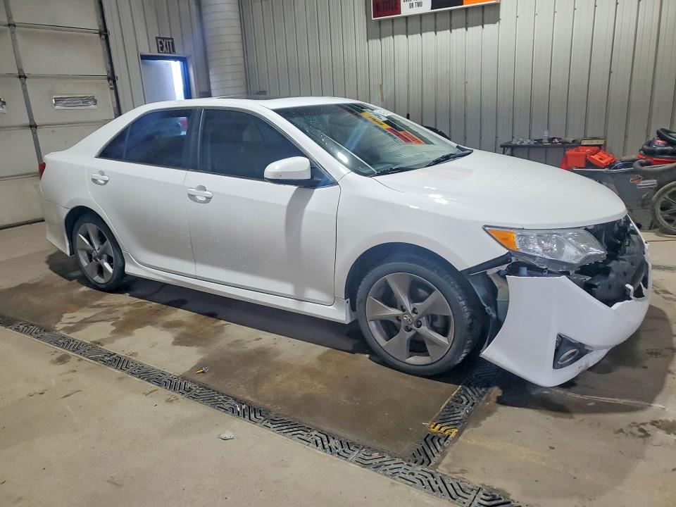 60423956 :رقم المزاد ، 4T1BK1FKXCU516425 vin ، 2012 Toyota Camry مزاد بيع