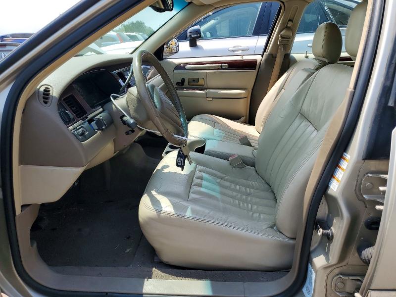 61221836 :رقم المزاد ، 1LNHM81W04Y679666 vin ، 2004 Lincoln Town Car مزاد بيع