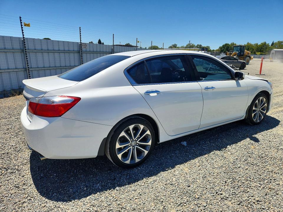 62355726 :رقم المزاد ، 1HGCR2F56FA217641 vin ، 2015 Honda Accord مزاد بيع