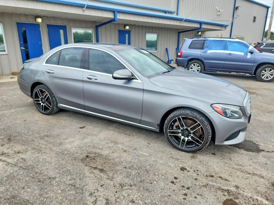 2015 Mercedes-benz C მანქანა იყიდება აუქციონზე, vin: 55SWF4KB9FU013241, აუქციონის ნომერი: 62292576