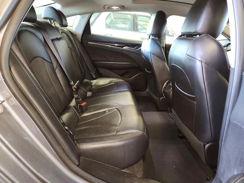 60999576 :رقم المزاد ، 1G4ZR5SZ8JU147016 vin ، 2018 Buick Lacrosse مزاد بيع