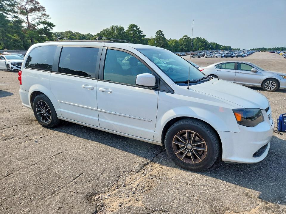 60812746 :رقم المزاد ، 2C4RDGEG8HR842290 vin ، 2017 Dodge Grand Caravan مزاد بيع