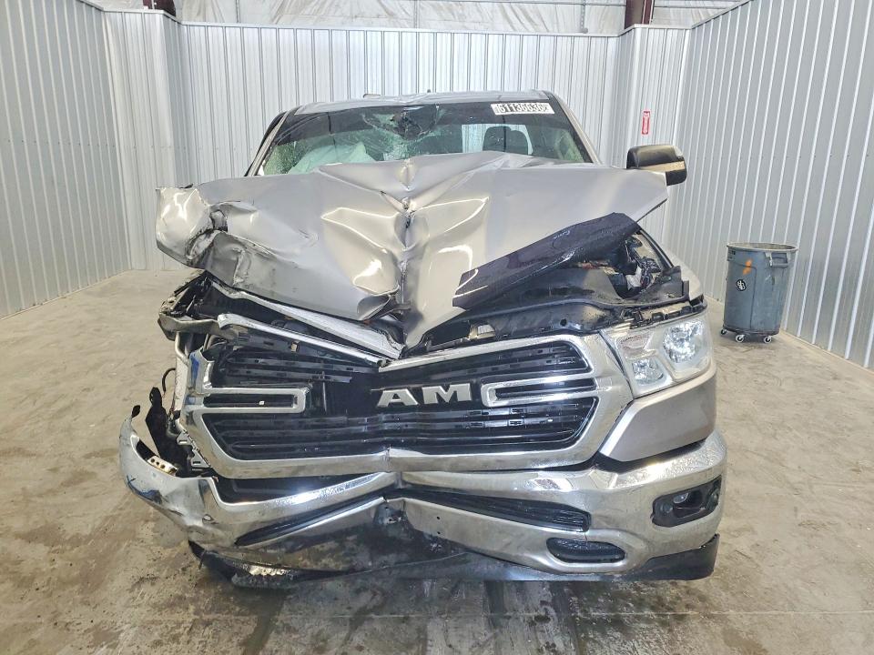 61136636 :رقم المزاد ، 1C6SRFBT4KN577426 vin ، 2019 Ram 1500 مزاد بيع