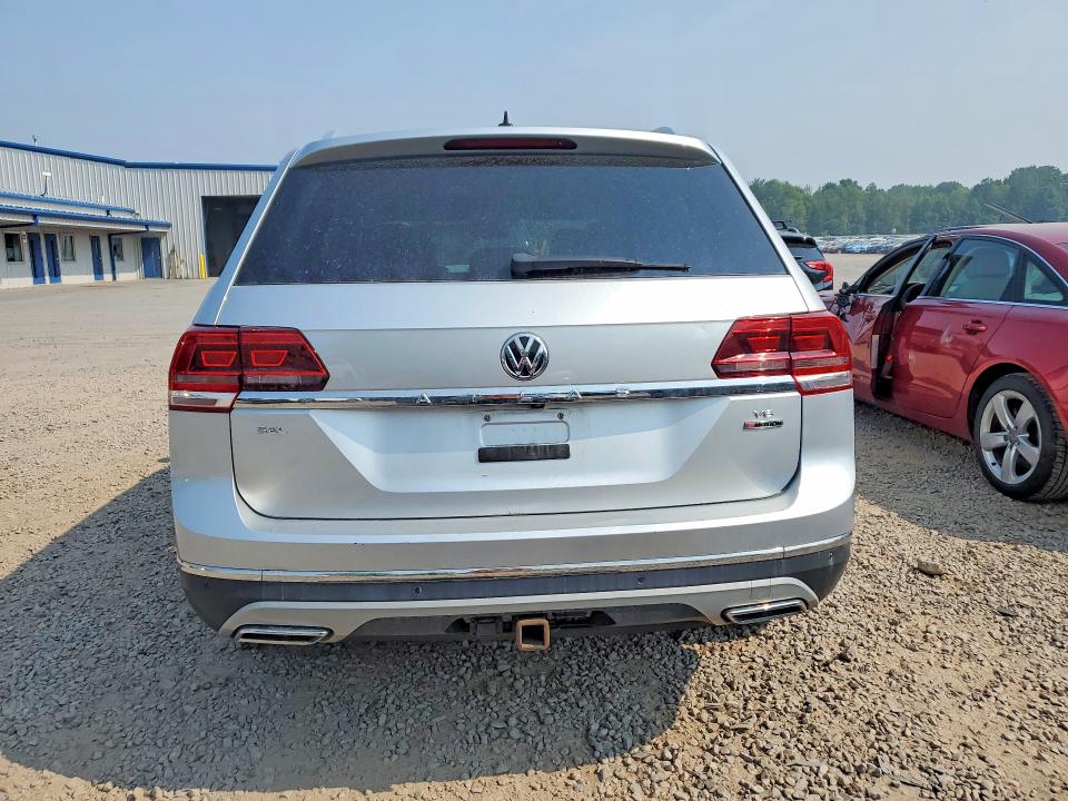 60803456 :رقم المزاد ، 1V2MR2CA6JC508334 vin ، 2018 Volkswagen Atlas مزاد بيع