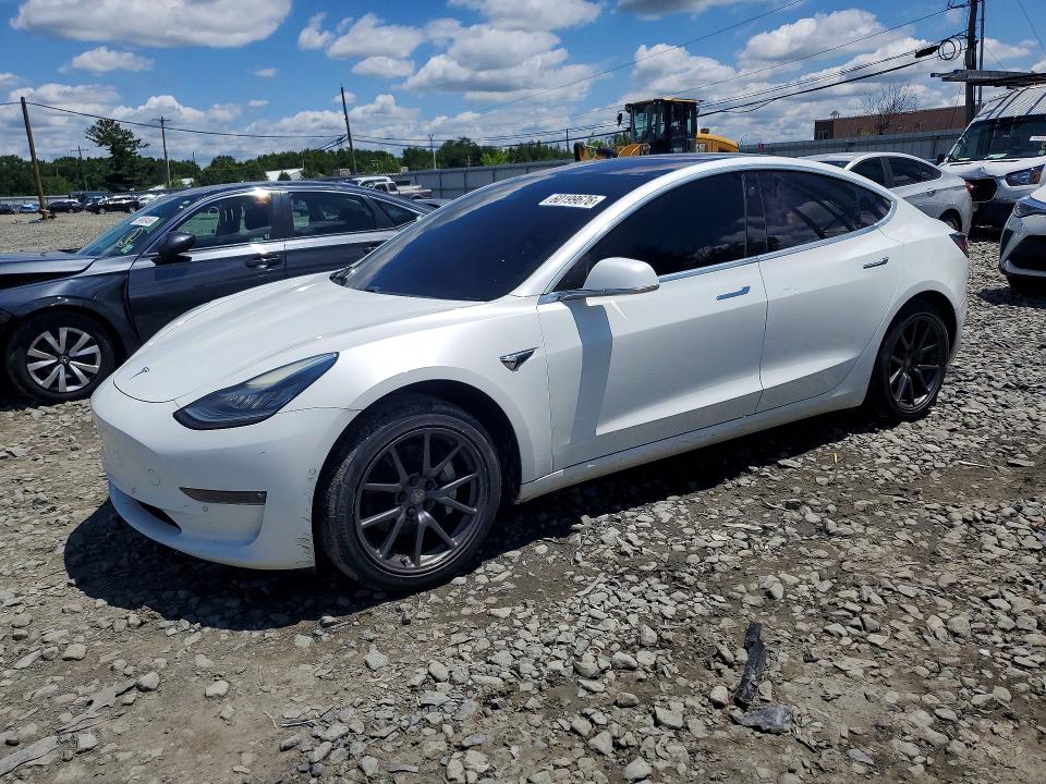 60199676 :رقم المزاد ، 5YJ3E1EA6JF038695 vin ، 2018 Tesla Model 3 مزاد بيع
