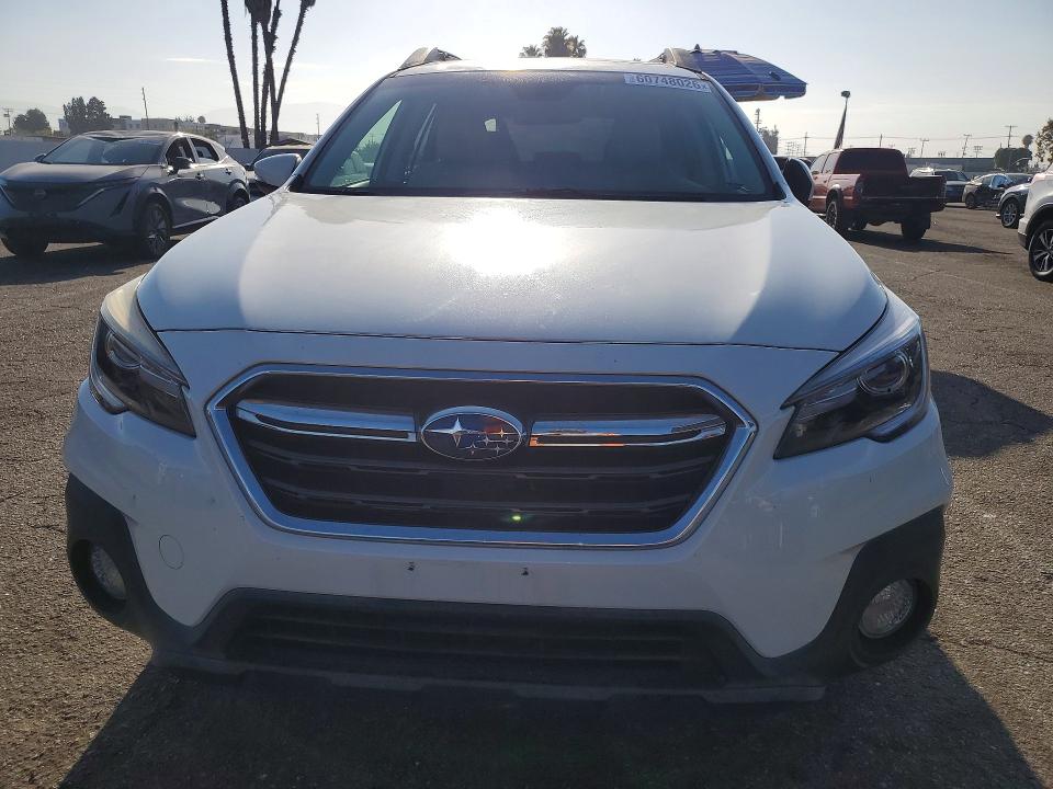 60748026 :رقم المزاد ، 4S4BSANC1J3363110 vin ، 2018 Subaru Outback مزاد بيع