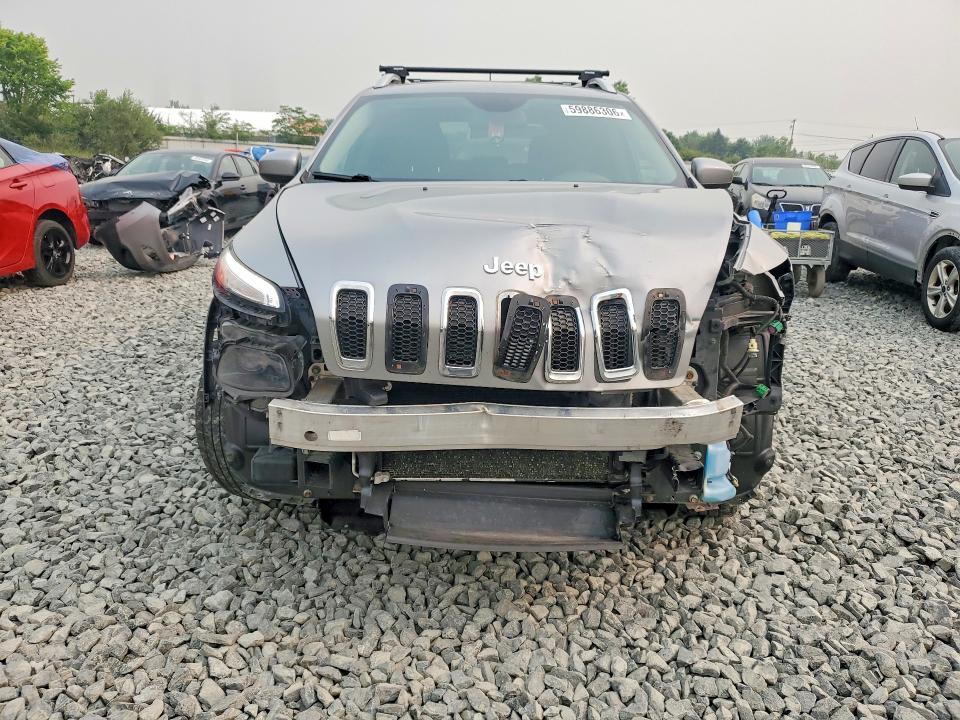 59886306 :رقم المزاد ، 1C4PJMCS1FW725466 vin ، 2015 Jeep Cherokee مزاد بيع