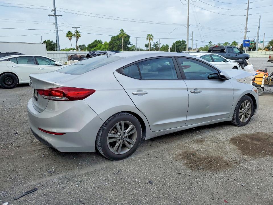 60440776 :رقم المزاد ، 5NPD84LF9JH344061 vin ، 2018 Hyundai Elantra مزاد بيع