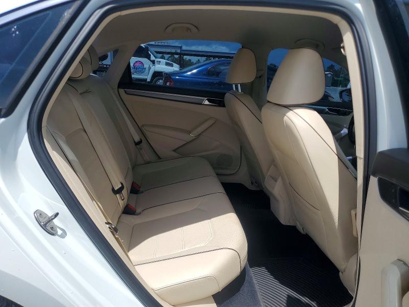 61491886 :رقم المزاد ، 1VWDT7A36HC018925 vin ، 2017 Volkswagen Passat مزاد بيع