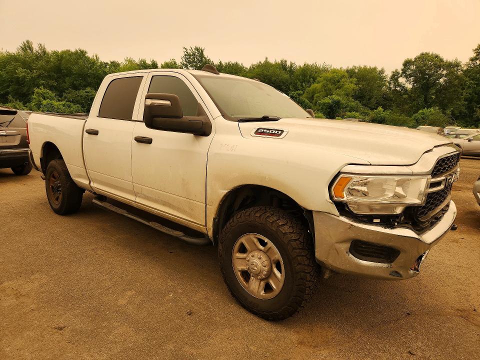 61473656 :رقم المزاد ، 3C6UR5CJ3RG125695 vin ، 2024 Ram 2500 مزاد بيع