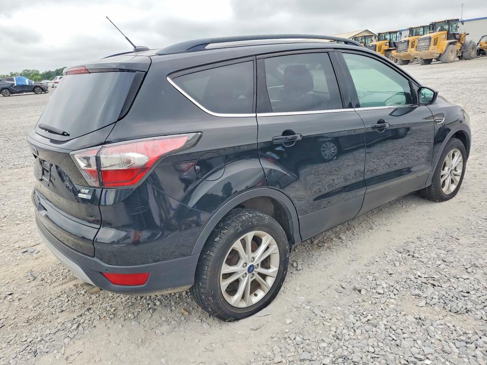 60075136 :رقم المزاد ، 1FMCU9GDXHUA47910 vin ، 2017 Ford Escape مزاد بيع
