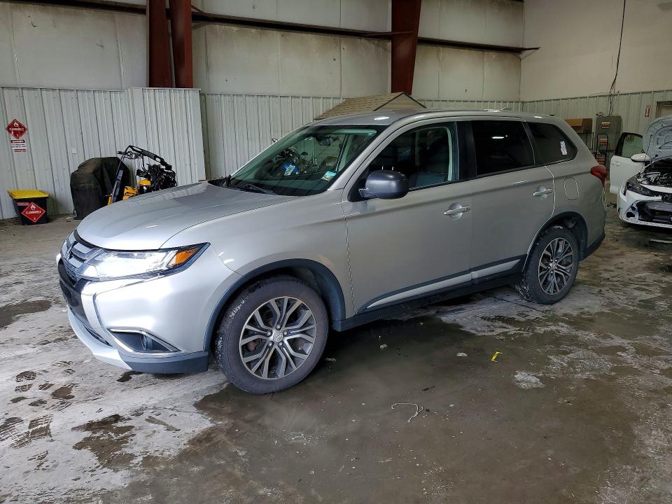 63428576 :رقم المزاد ، JA4AZ3A37JZ056559 vin ، 2018 Mitsubishi Outlander مزاد بيع
