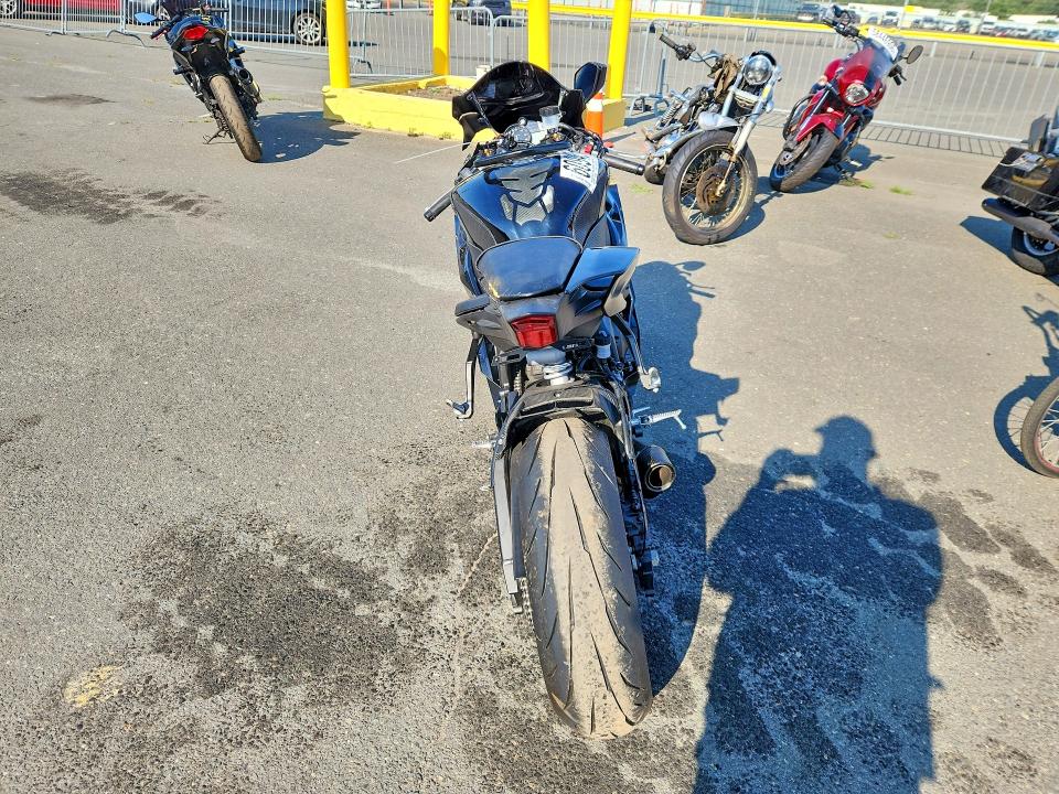 60942656 :رقم المزاد ، JYARJ28E1LA007534 vin ، 2020 Yamaha Yzf-r6 مزاد بيع