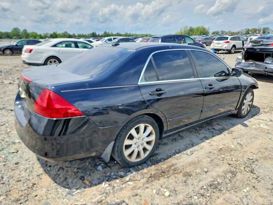 Продажа на аукционе авто 2006 Honda Accord, vin: 1HGCM66896A011911, номер лота: 61912436
