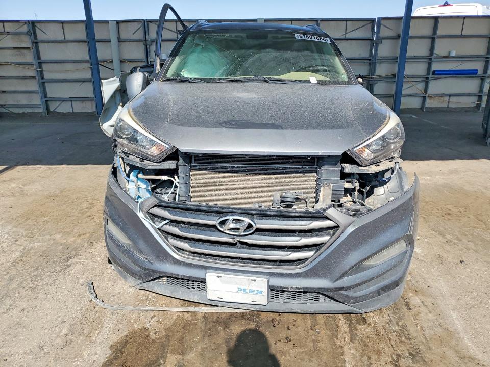 2016 Hyundai Tucson მანქანა იყიდება აუქციონზე, vin: KM8J3CA40GU051009, აუქციონის ნომერი: 61601866