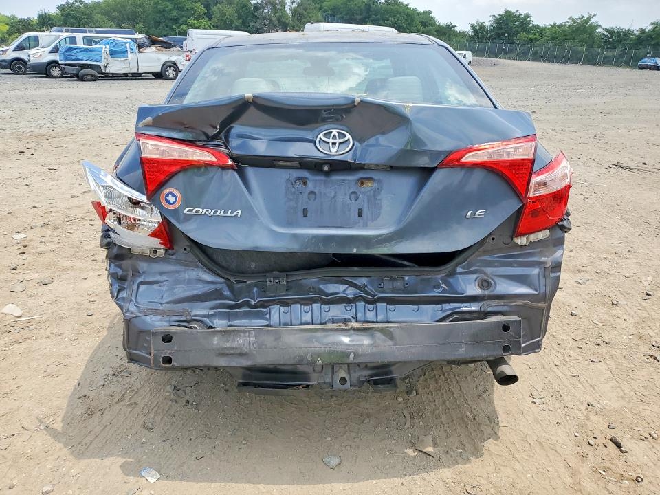 58819536 :رقم المزاد ، 5YFBURHE2JP810920 vin ، 2018 Toyota Corolla مزاد بيع