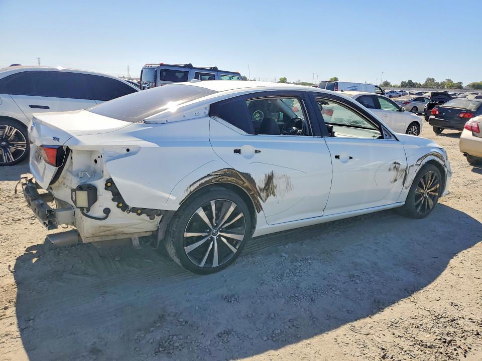 61610996 :رقم المزاد ، 1N4BL4CV6MN359690 vin ، 2021 Nissan Altima مزاد بيع