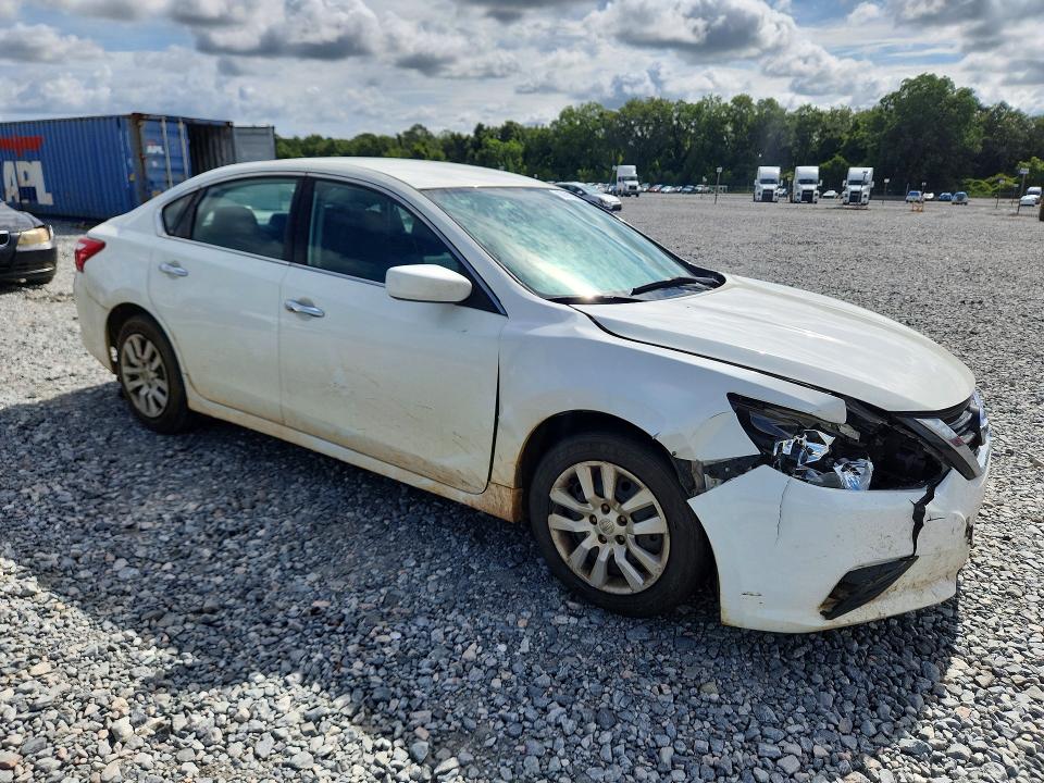 2017 Nissan Altima მანქანა იყიდება აუქციონზე, vin: 1N4AL3AP0HC119823, აუქციონის ნომერი: 60697336