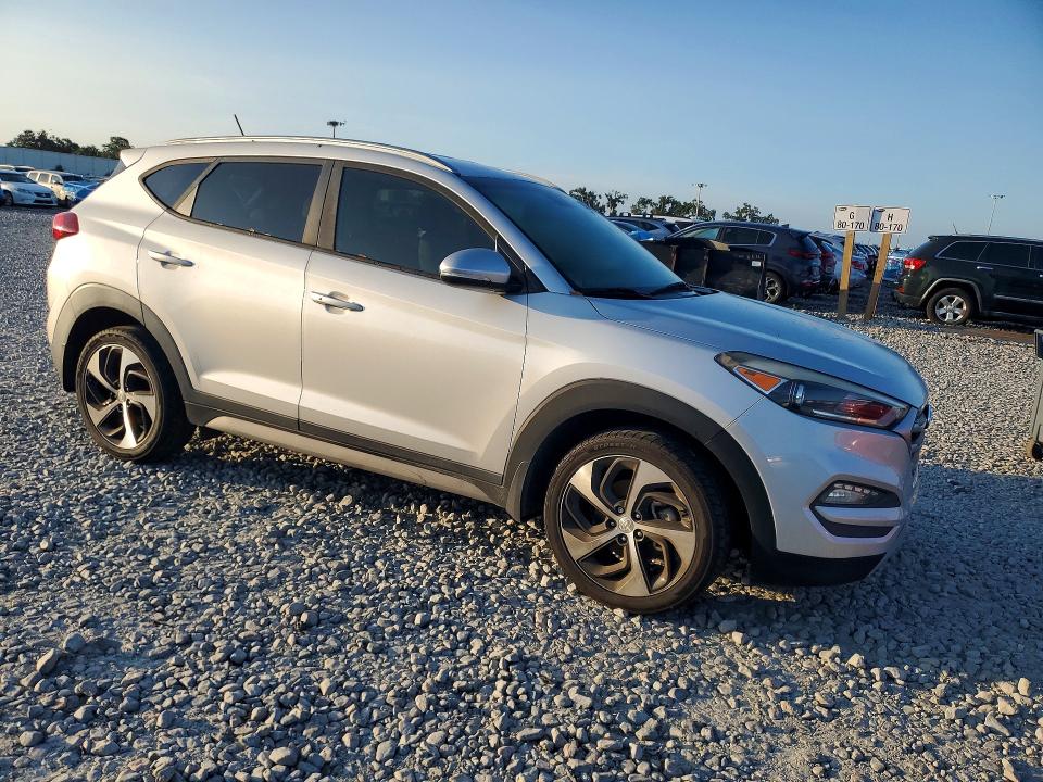 62308306 :رقم المزاد ، KM8J33A27HU550339 vin ، 2017 Hyundai Tucson مزاد بيع